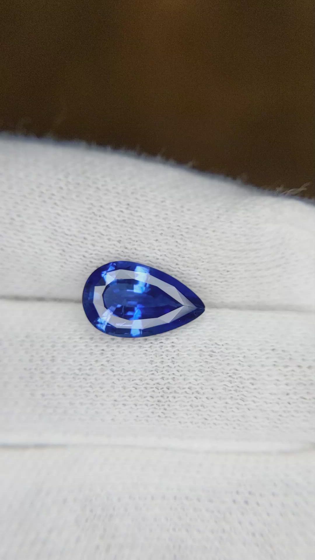 2.95 Ct. Blue Sapphire from Ceylon (Sri Lanka) Size Video