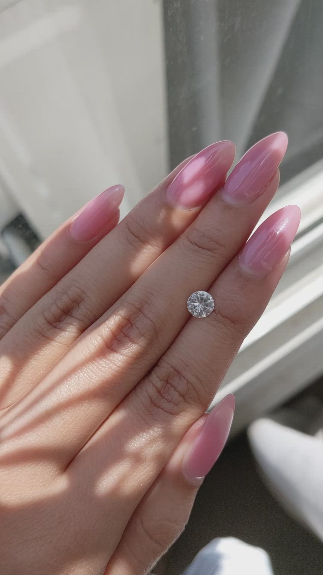 0.89 Ct. White Sapphire from Ceylon (Sri Lanka) Size Video
