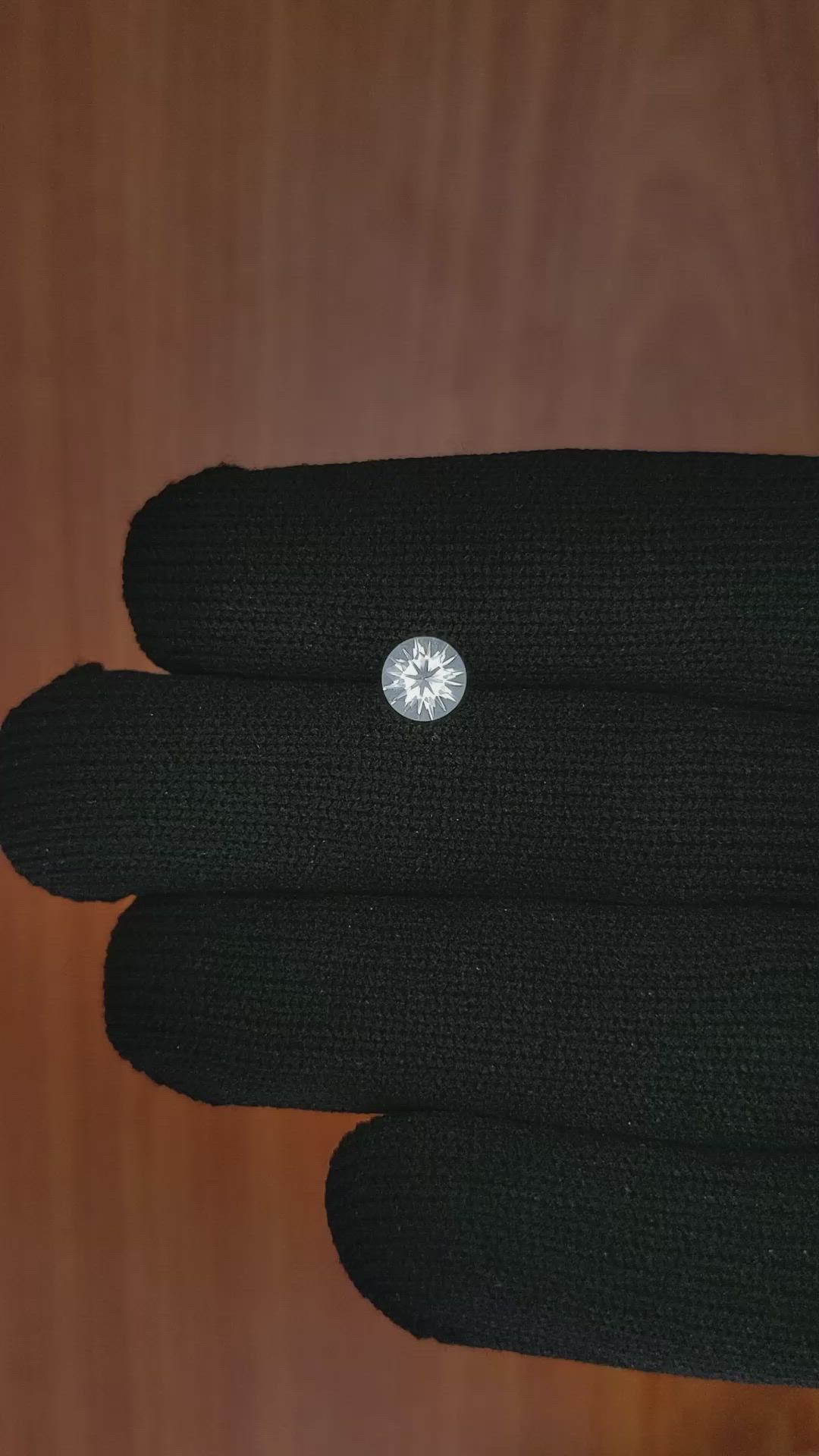 0.81 Ct. White Sapphire from Ceylon (Sri Lanka) Size Video