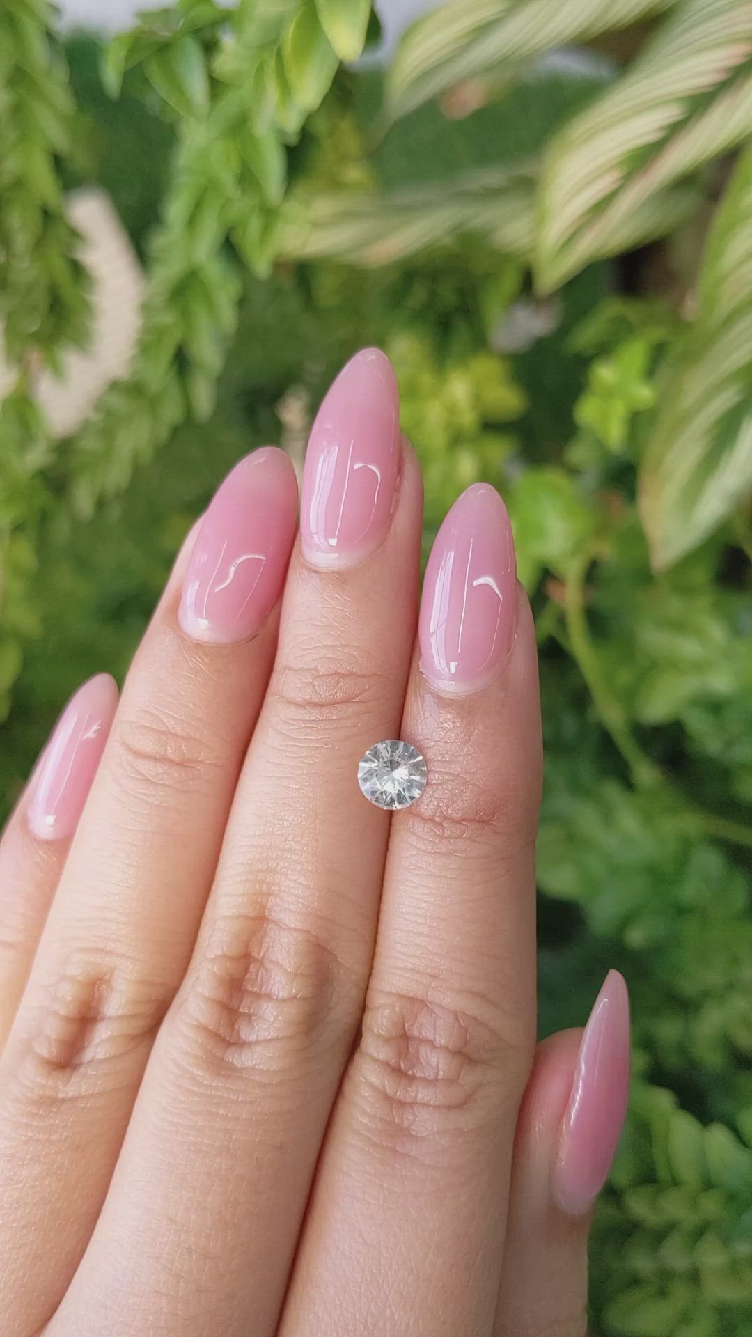 0.81 Ct. White Sapphire from Ceylon (Sri Lanka) Size Video