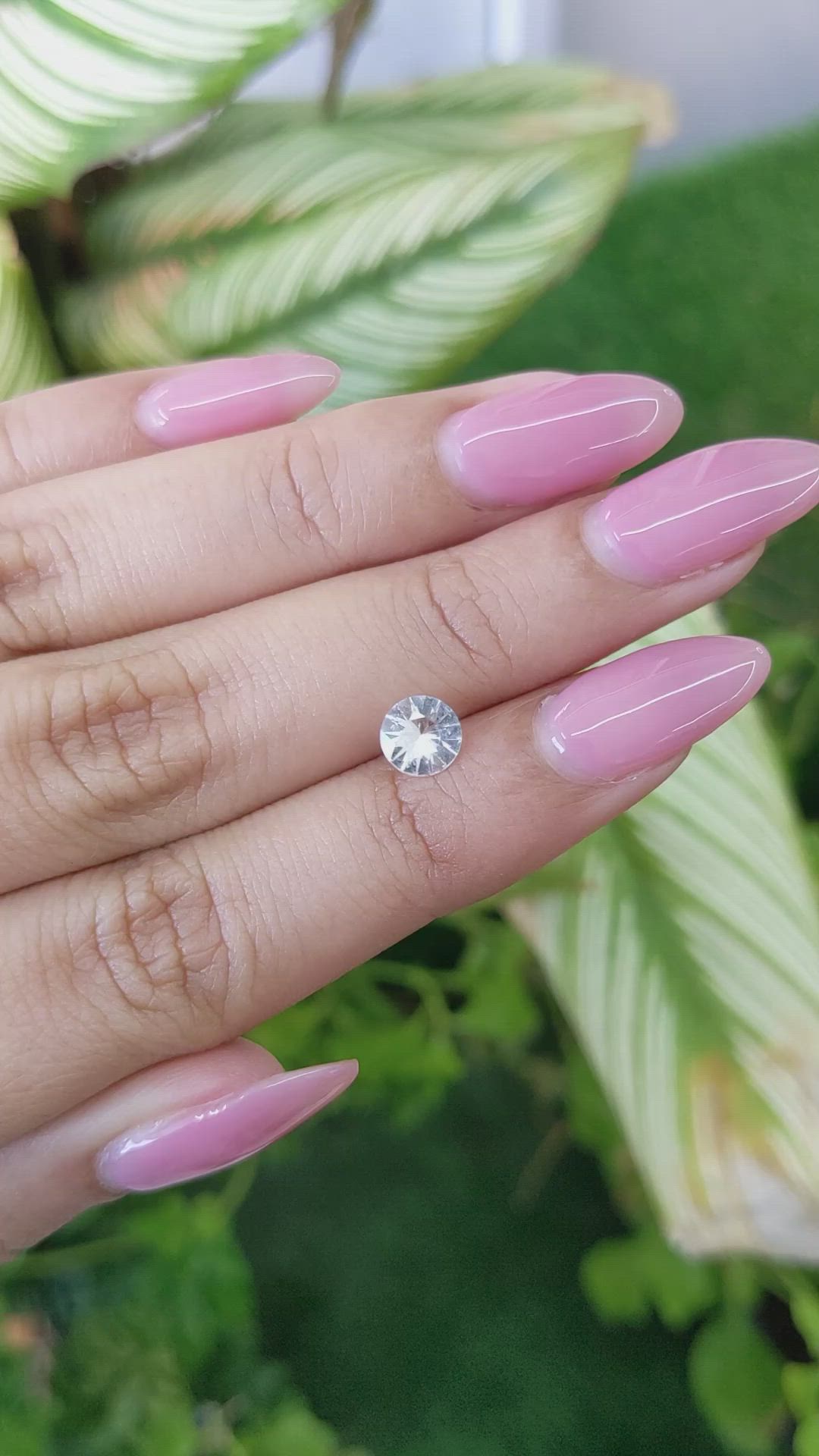 0.81 Ct. White Sapphire from Ceylon (Sri Lanka) Size Video