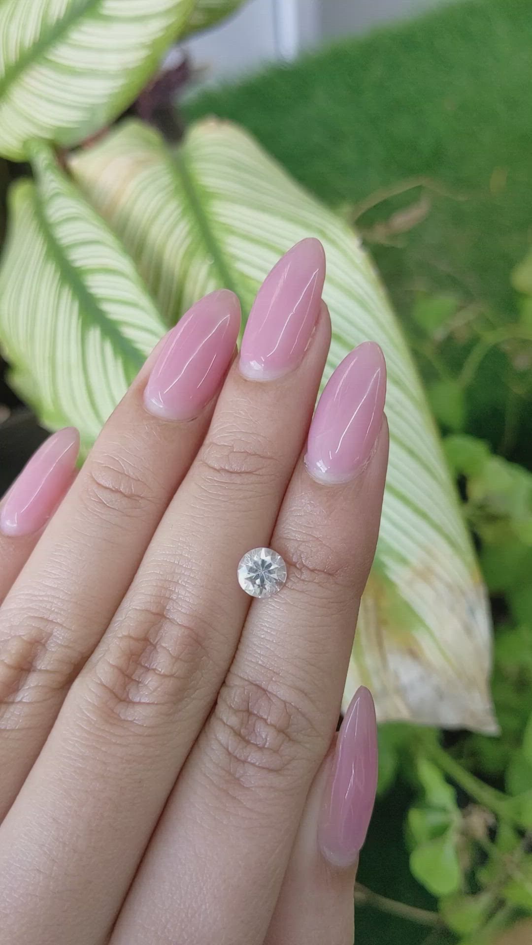 1.01 Ct. White Sapphire from Ceylon (Sri Lanka) Size Video