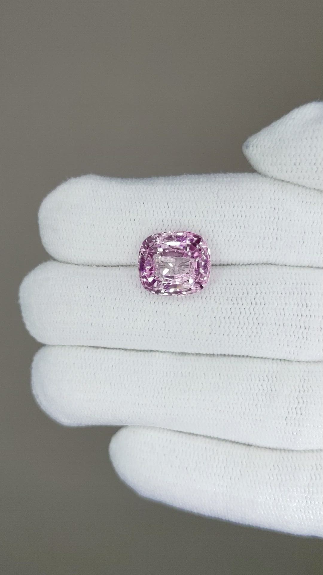 7.98 Ct. Padparadscha Sapphire from Ceylon (Sri Lanka) Size Video