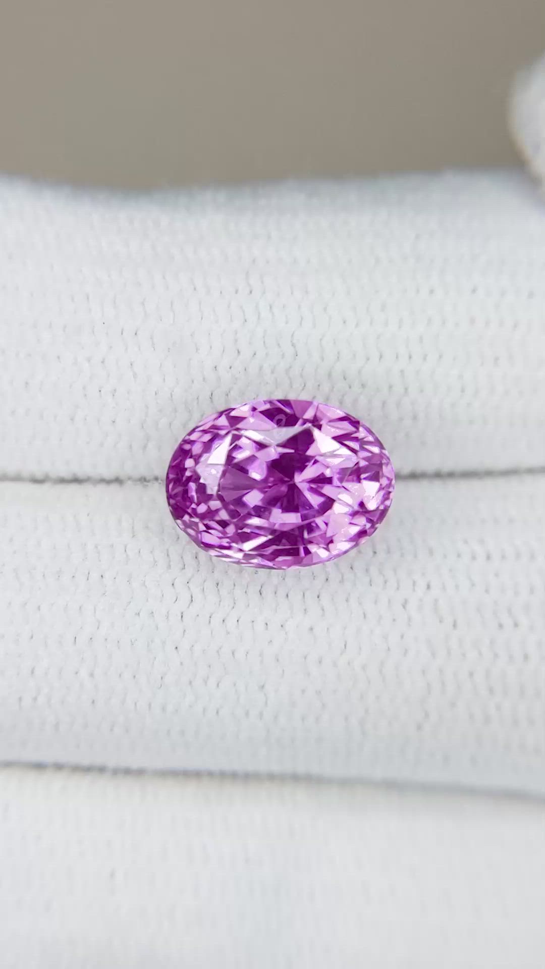 4.64 Ct. Pinkish Purple Sapphire from Ceylon (Sri Lanka) Size Video