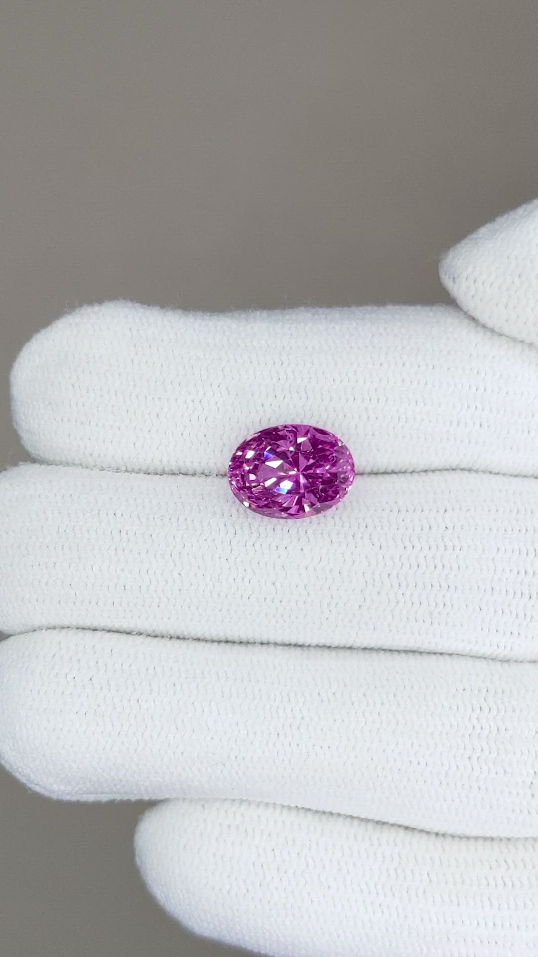 4.64 Ct. Pinkish Purple Sapphire from Ceylon (Sri Lanka) Size Video