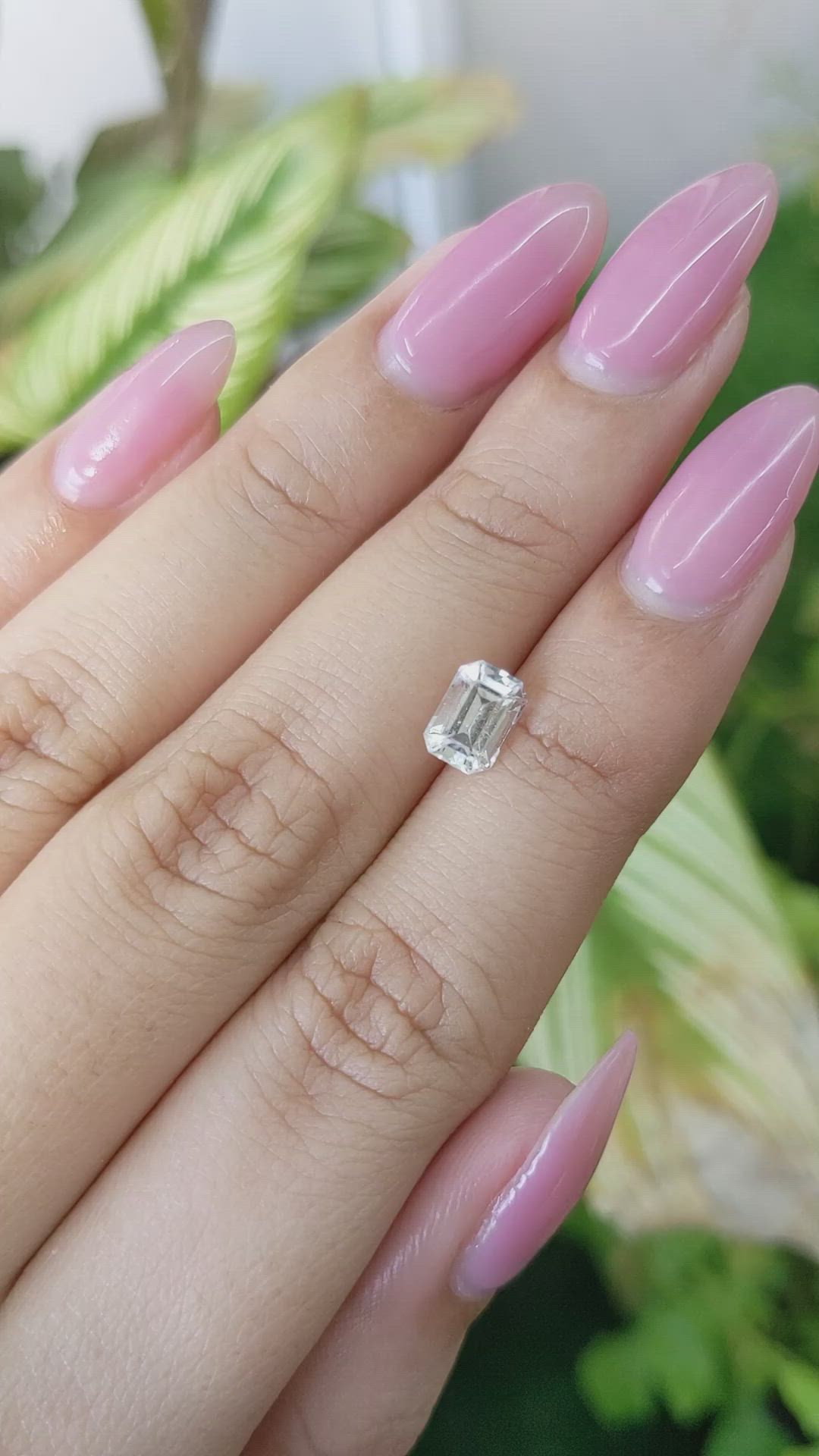 1.38 Ct. White Sapphire from Ceylon (Sri Lanka) Size Video