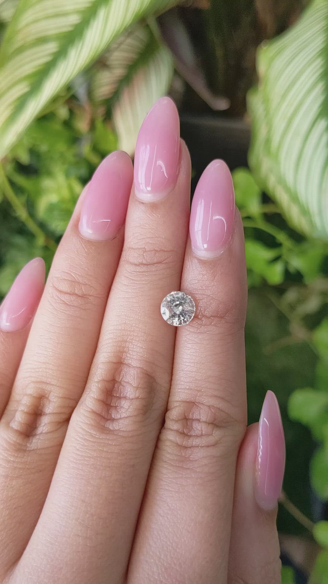 1.52 Ct. White Sapphire from Ceylon (Sri Lanka) Size Video