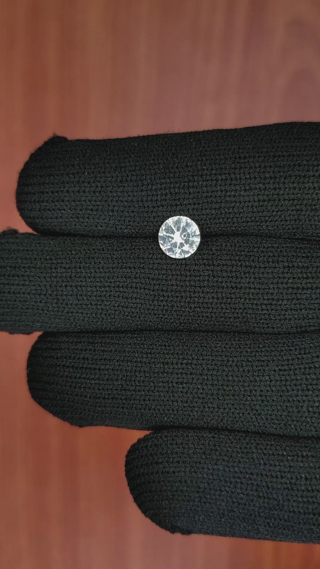 1.10 Ct. White Sapphire from Ceylon (Sri Lanka) Size Video