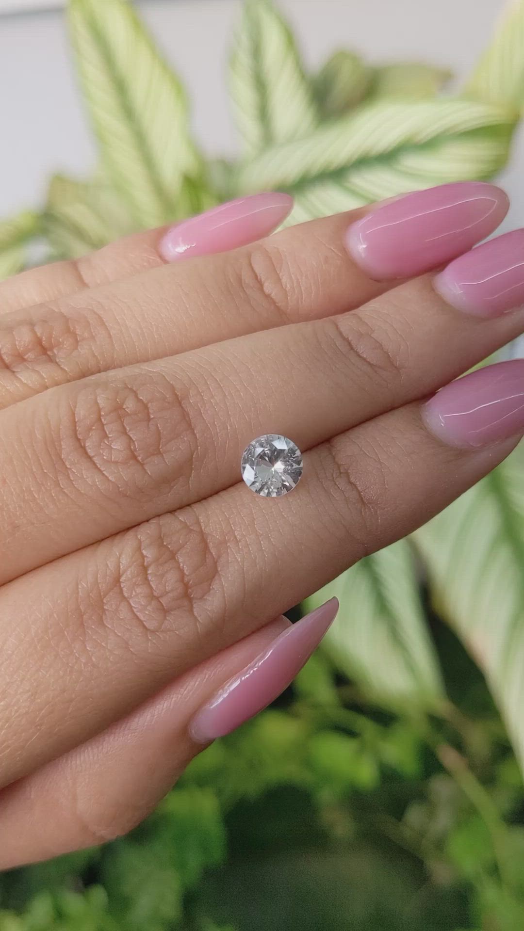 0.98 Ct. White Sapphire from Ceylon (Sri Lanka) Size Video