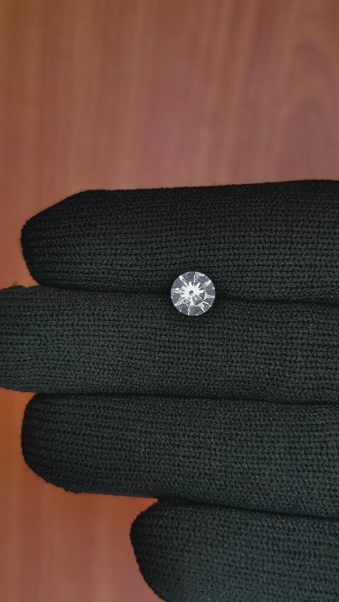 0.98 Ct. White Sapphire from Ceylon (Sri Lanka) Size Video