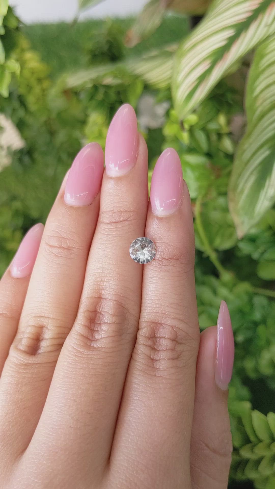 1.01 Ct. White Sapphire from Ceylon (Sri Lanka) Size Video