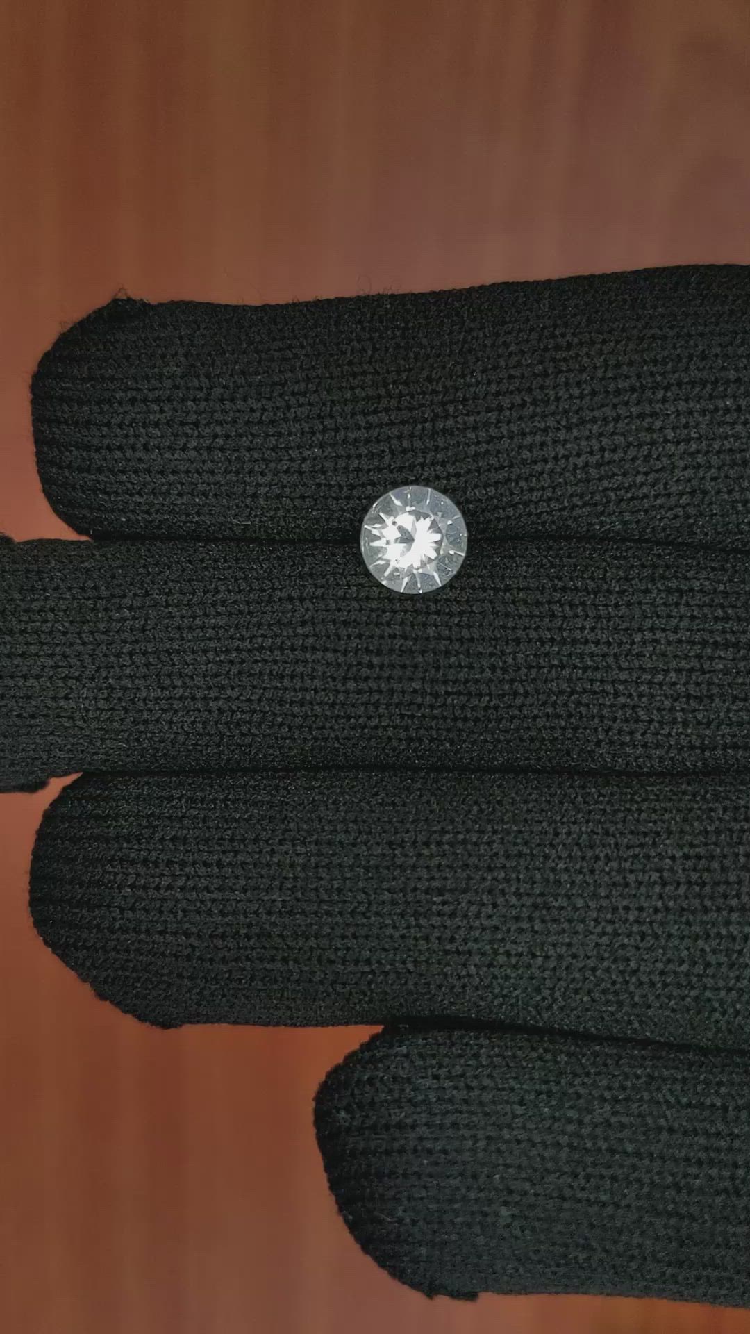 1.01 Ct. White Sapphire from Ceylon (Sri Lanka) Size Video