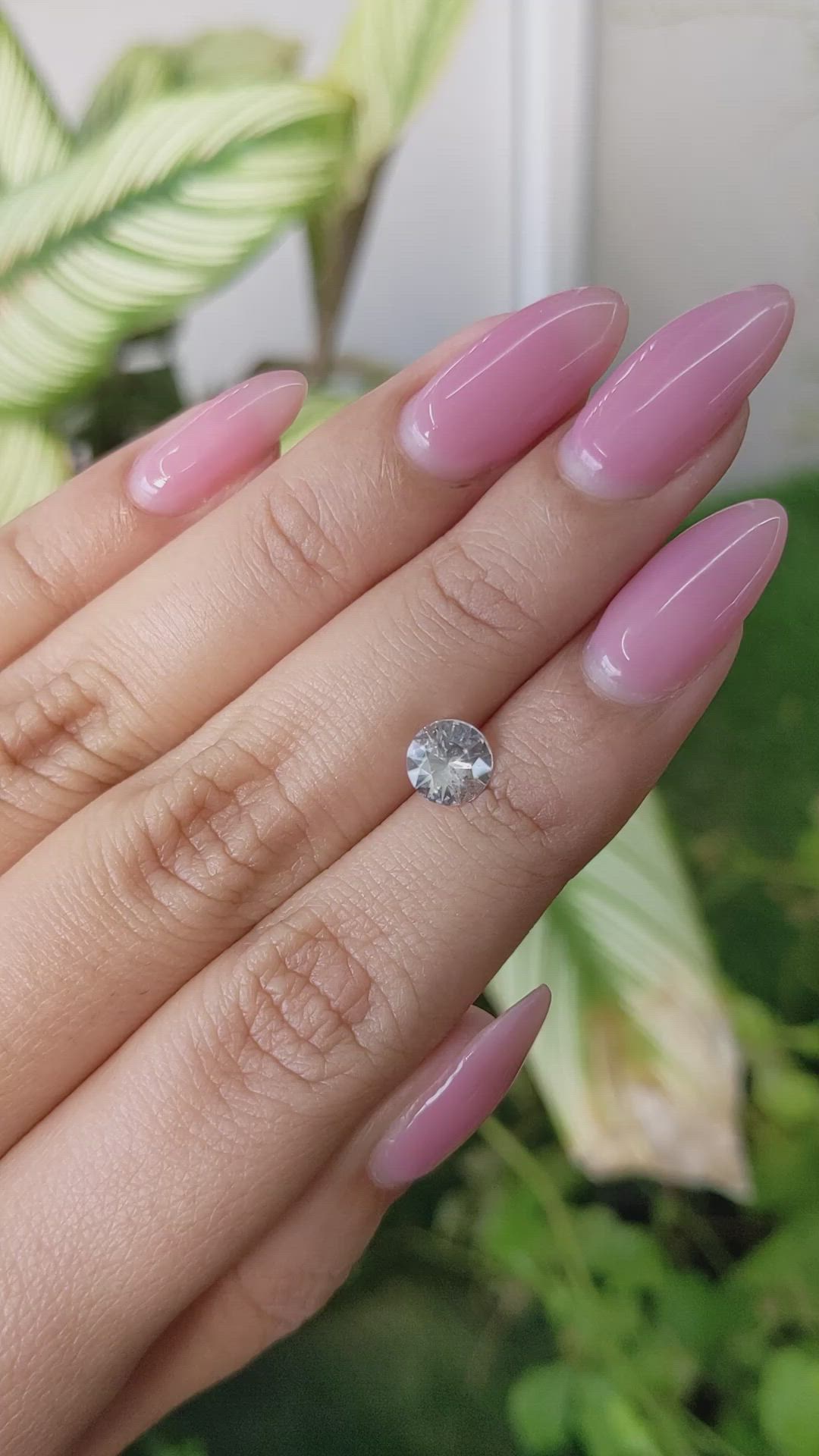 1.00 Ct. White Sapphire from Ceylon (Sri Lanka) Size Video