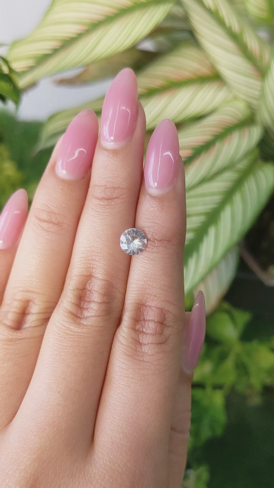 1.00 Ct. White Sapphire from Ceylon (Sri Lanka) Size Video