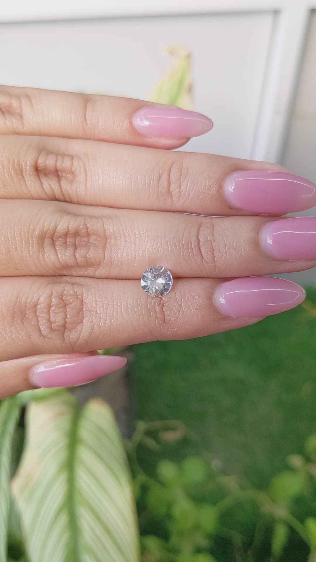 1.00 Ct. White Sapphire from Ceylon (Sri Lanka) Size Video