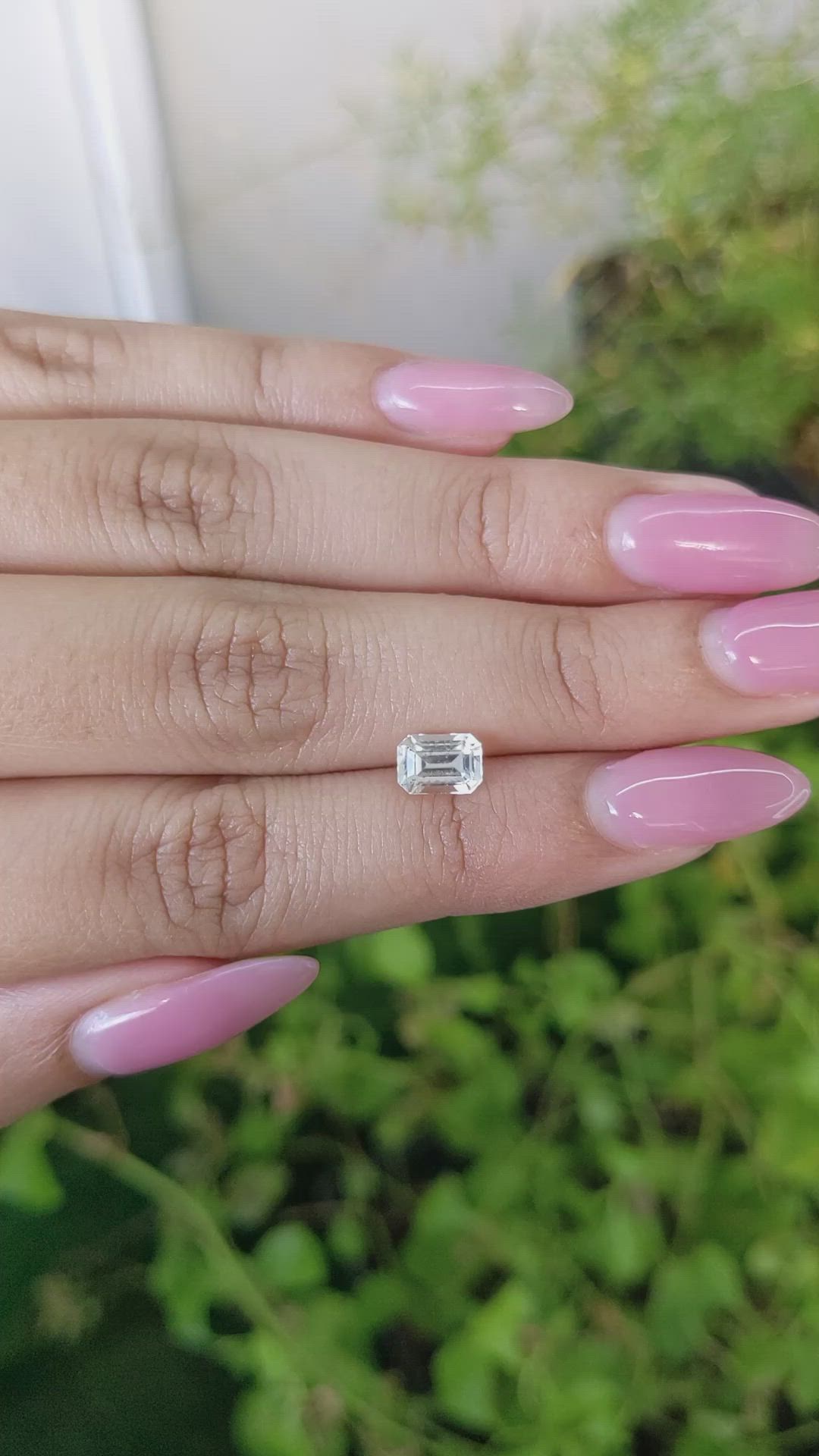 1.57 Ct. White Sapphire from Ceylon (Sri Lanka) Size Video