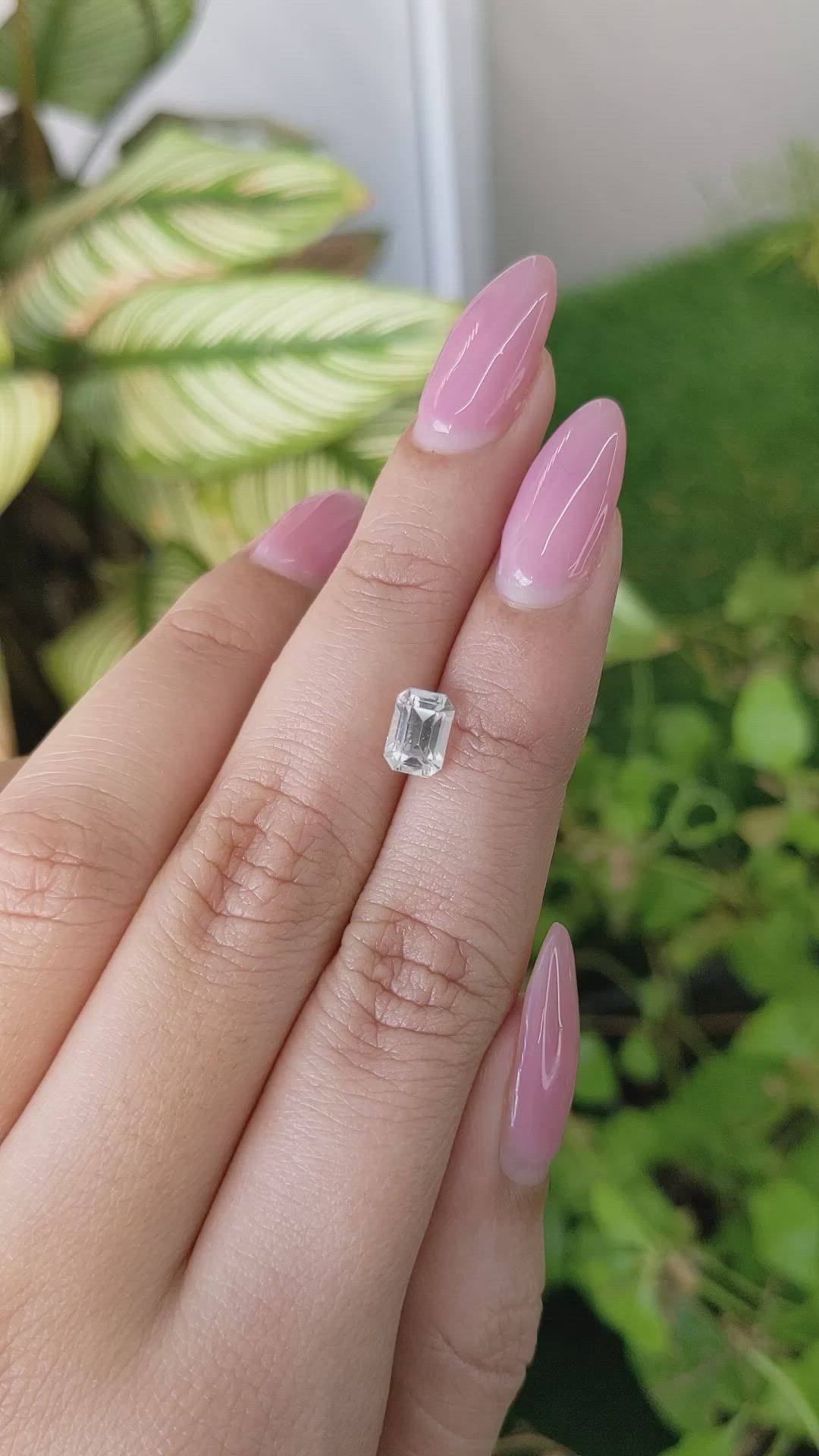 1.57 Ct. White Sapphire from Ceylon (Sri Lanka) Size Video