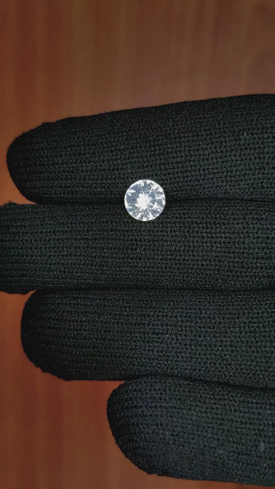 1.36 Ct. White Sapphire from Ceylon (Sri Lanka) Size Video