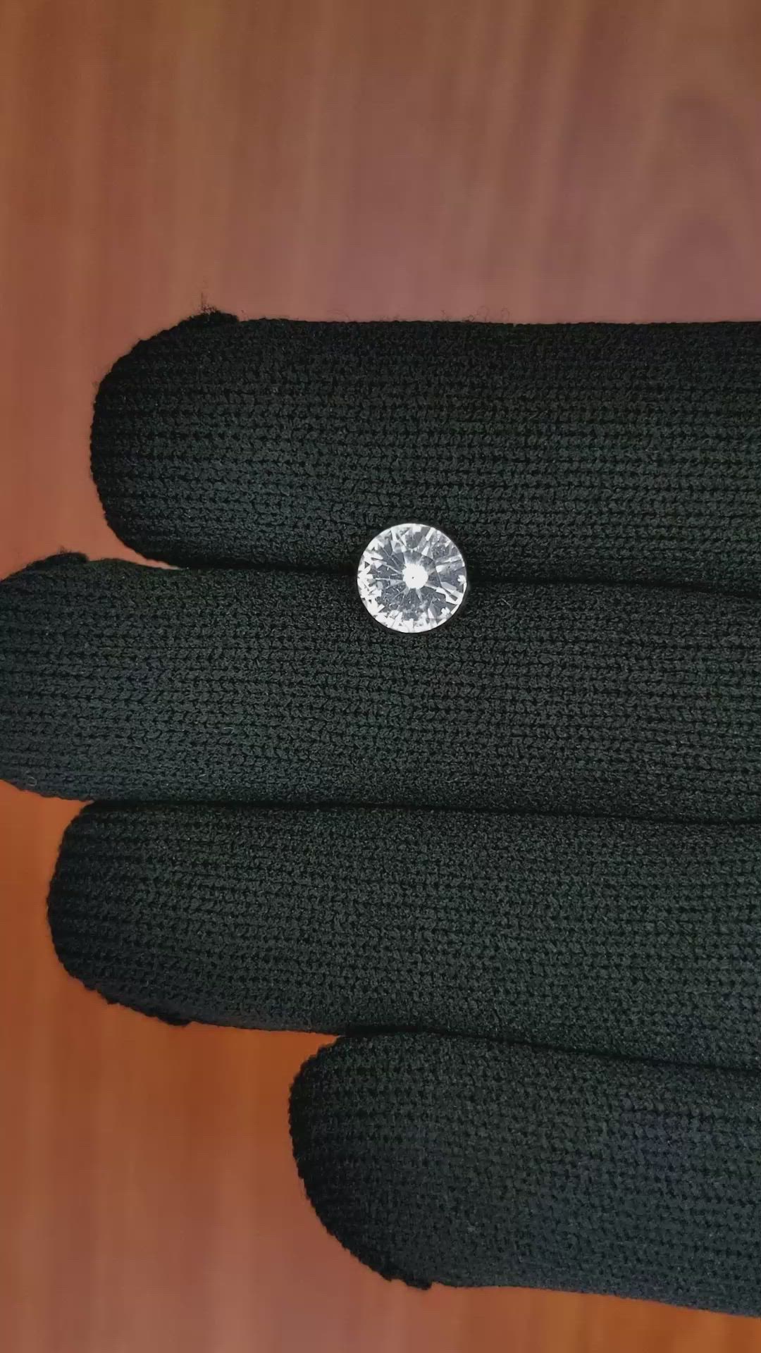 1.46 Ct. White Sapphire from Ceylon (Sri Lanka) Size Video