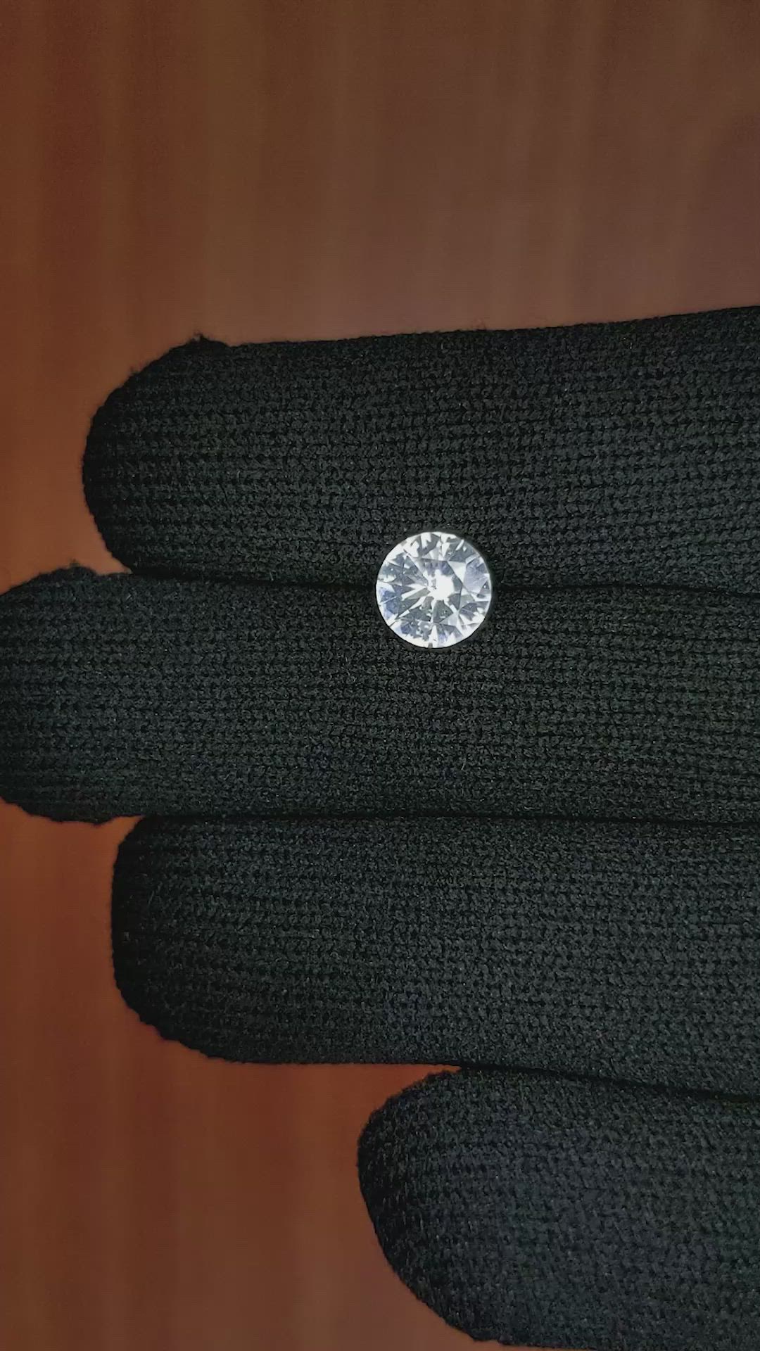 1.39 Ct. White Sapphire from Ceylon (Sri Lanka) Size Video