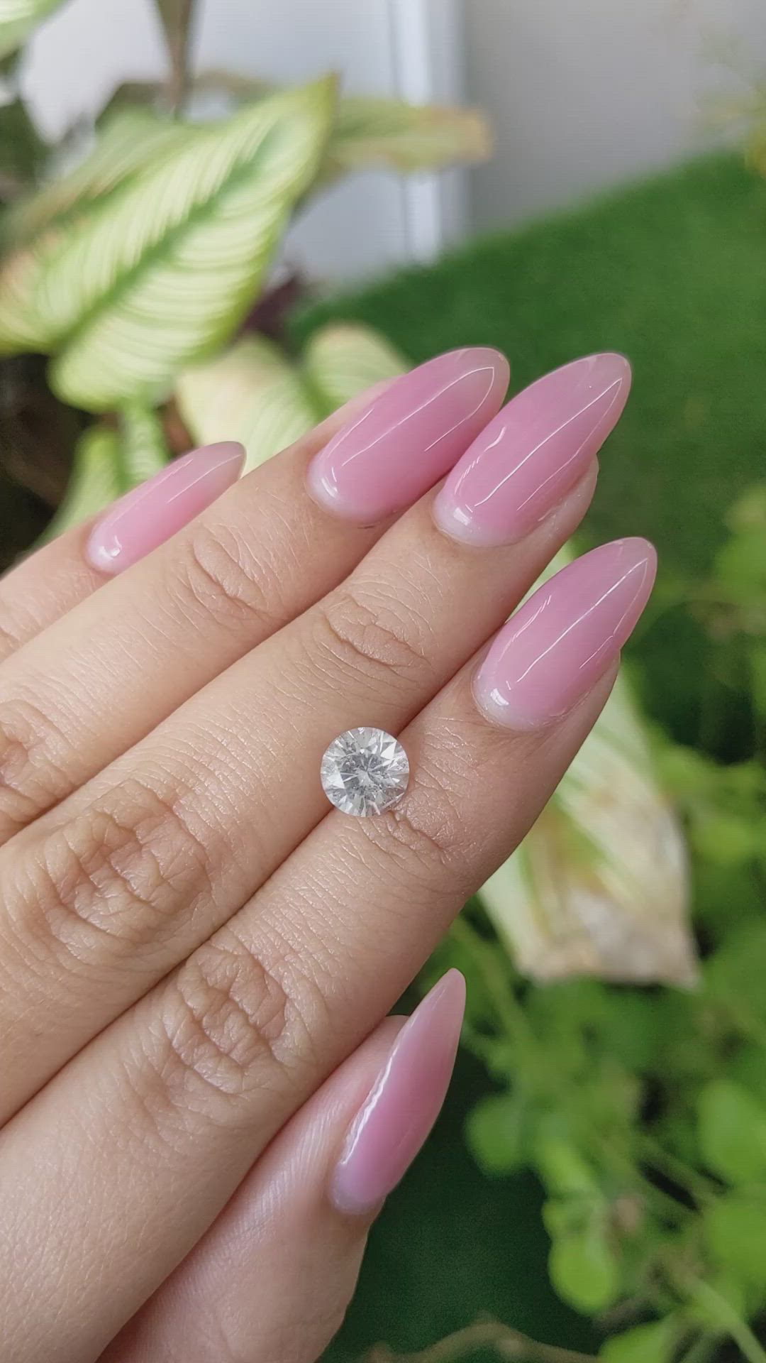 1.66 Ct. White Sapphire from Ceylon (Sri Lanka) Size Video