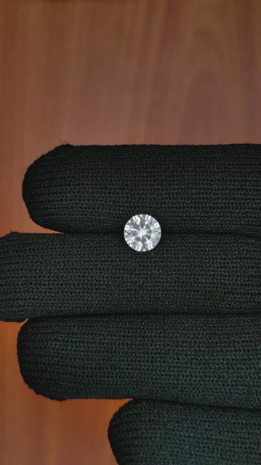 1.47 Ct. White Sapphire from Ceylon (Sri Lanka) Size Video