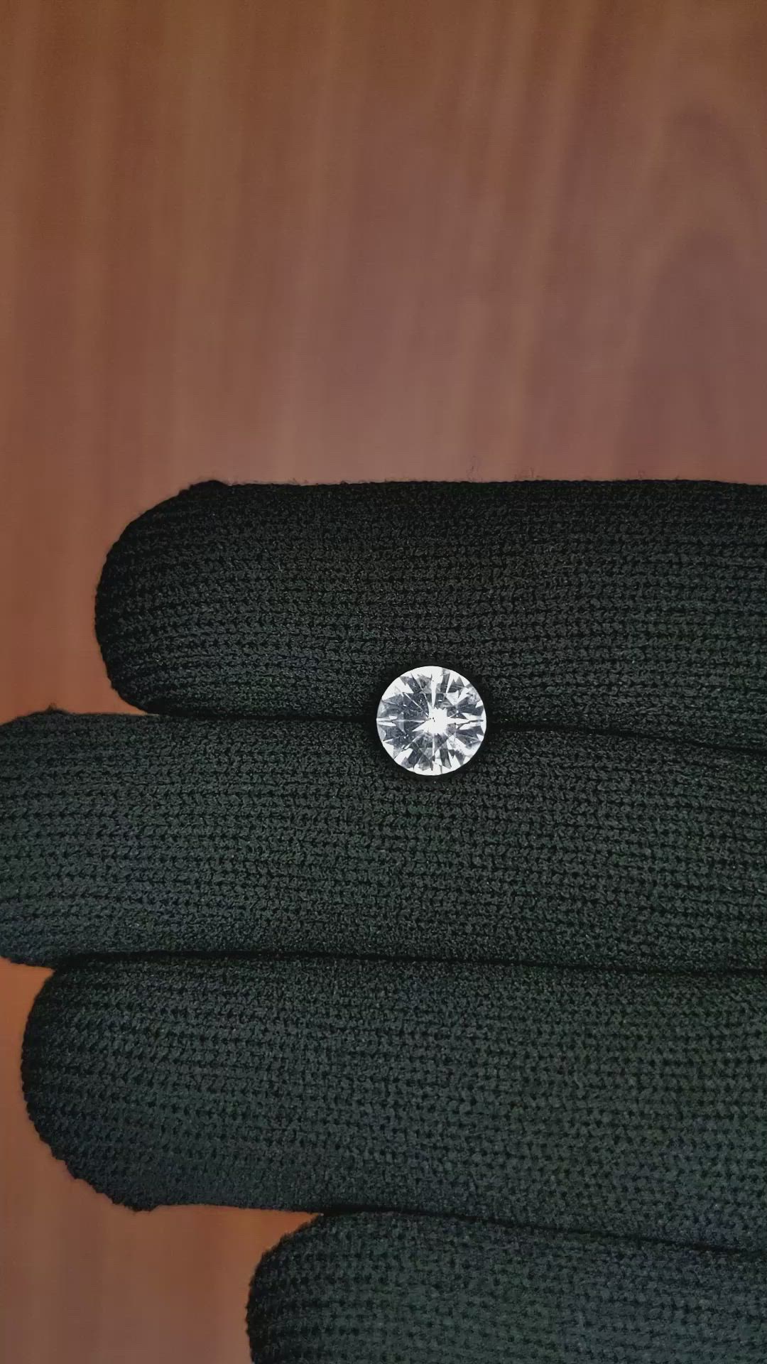 1.37 Ct. White Sapphire from Ceylon (Sri Lanka) Size Video