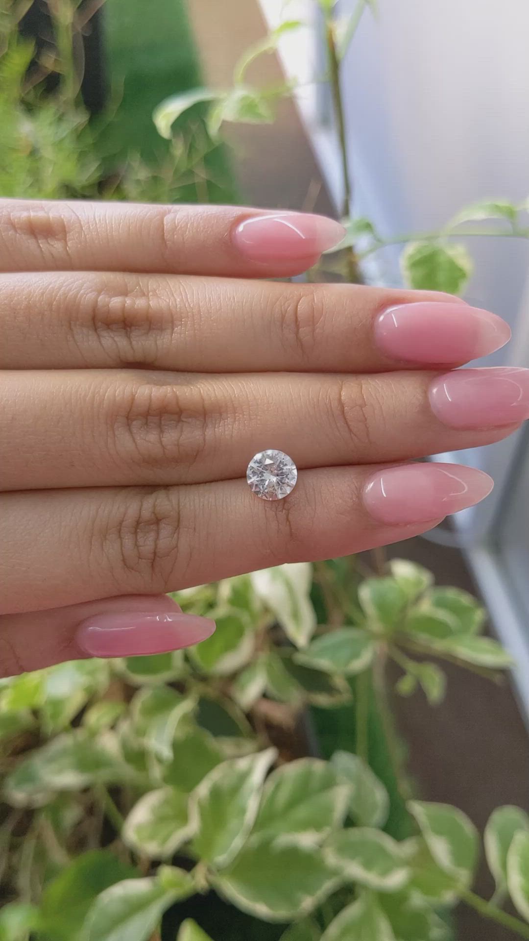 1.36 Ct. White Sapphire from Ceylon (Sri Lanka) Size Video