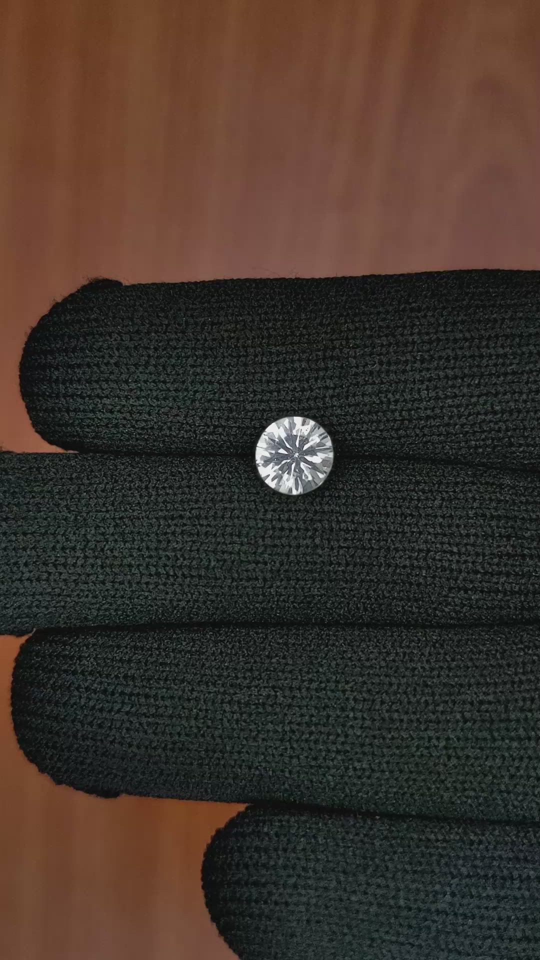 1.40 Ct. White Sapphire from Ceylon (Sri Lanka) Size Video