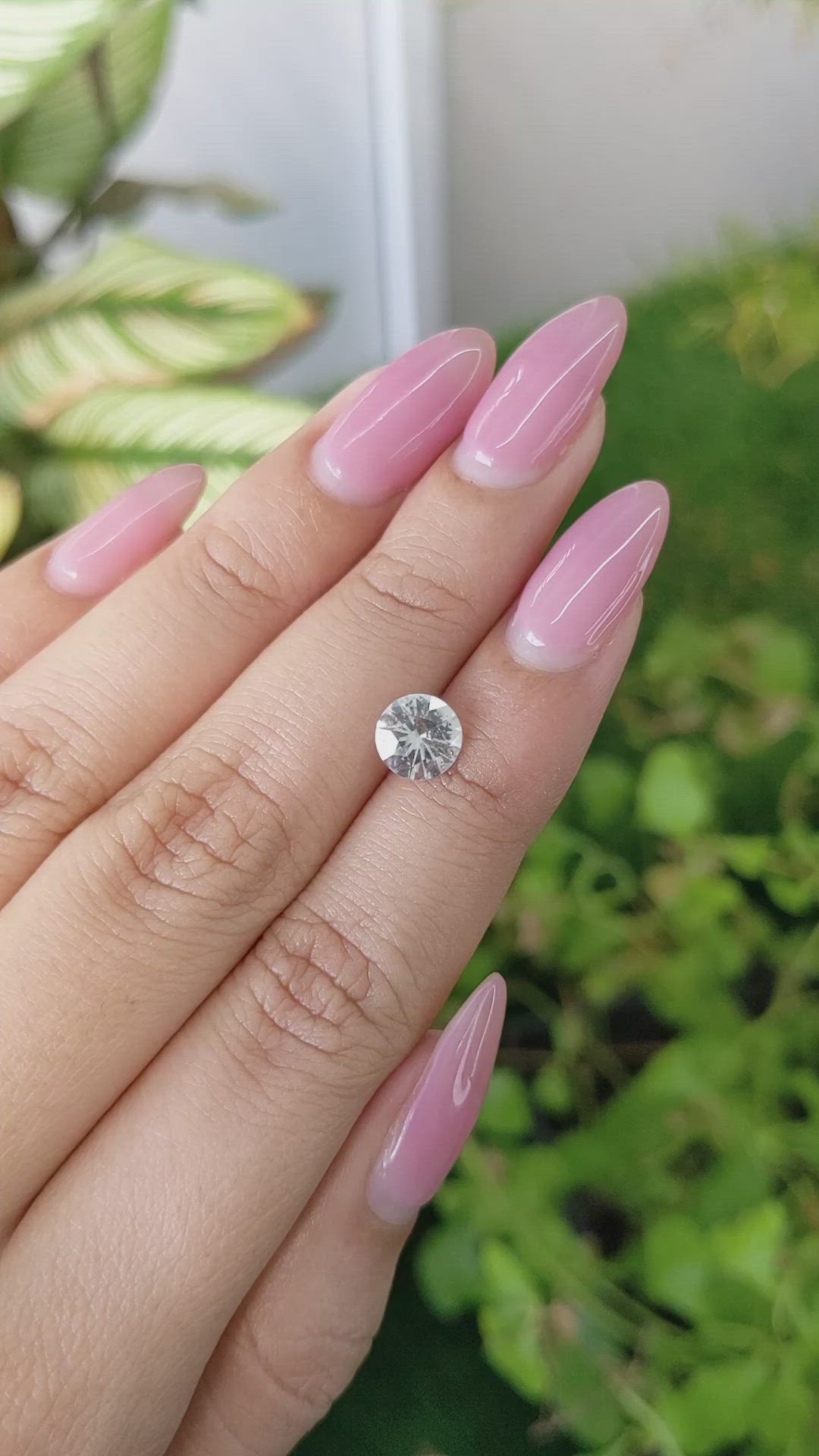 1.35 Ct. White Sapphire from Ceylon (Sri Lanka) Size Video