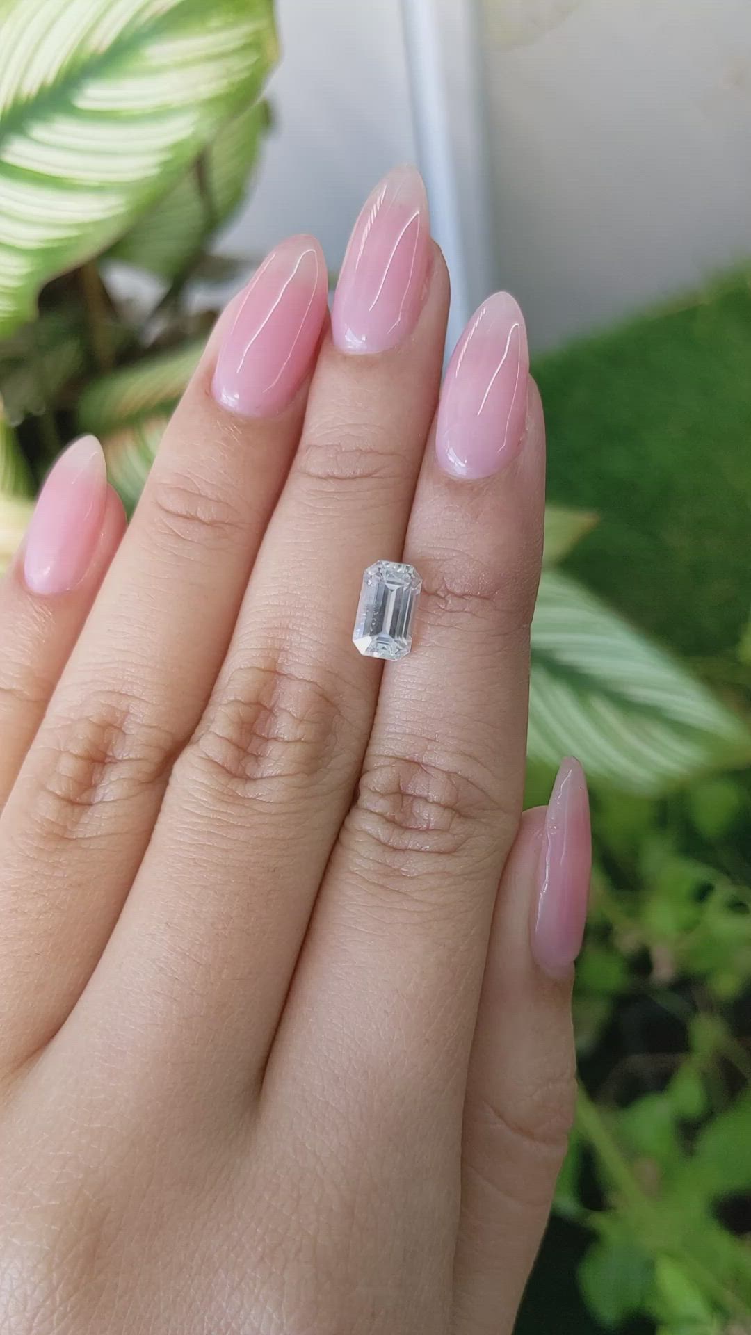 2.52 Ct. White Sapphire from Ceylon (Sri Lanka) Size Video