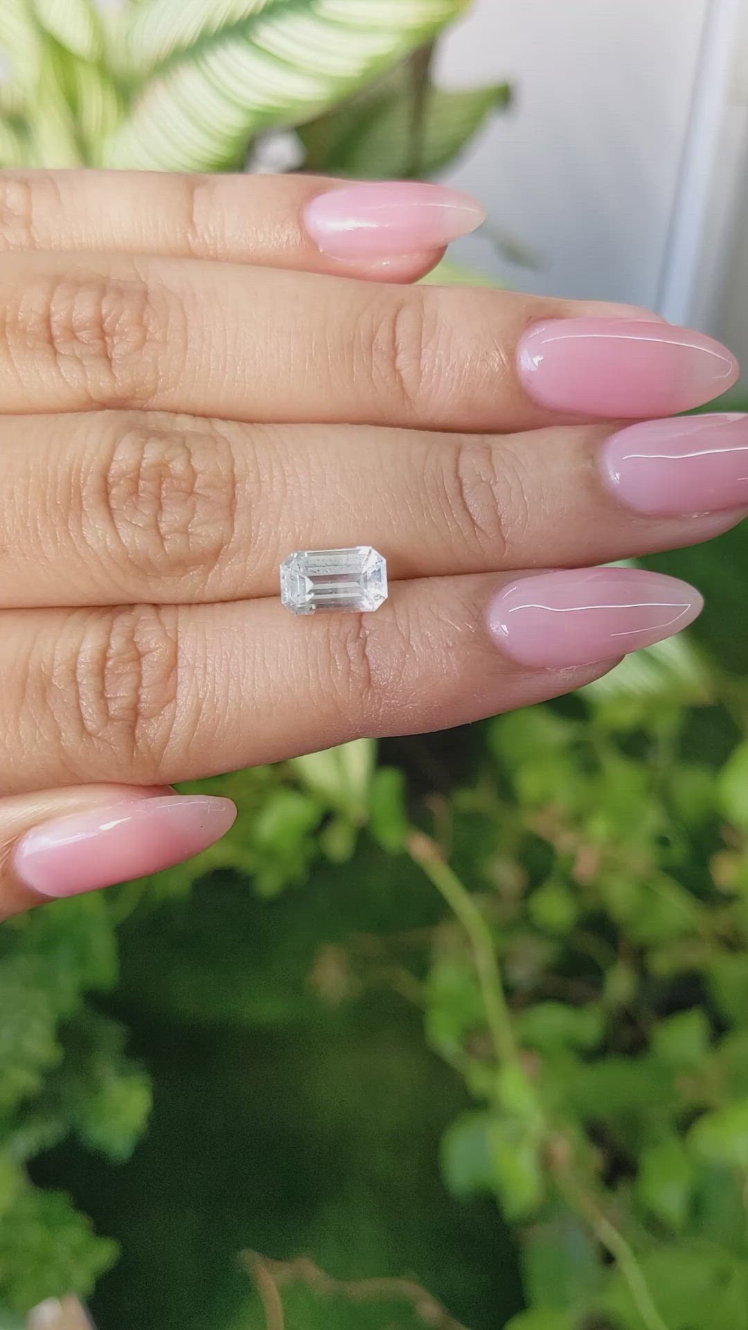 2.52 Ct. White Sapphire from Ceylon (Sri Lanka) Size Video