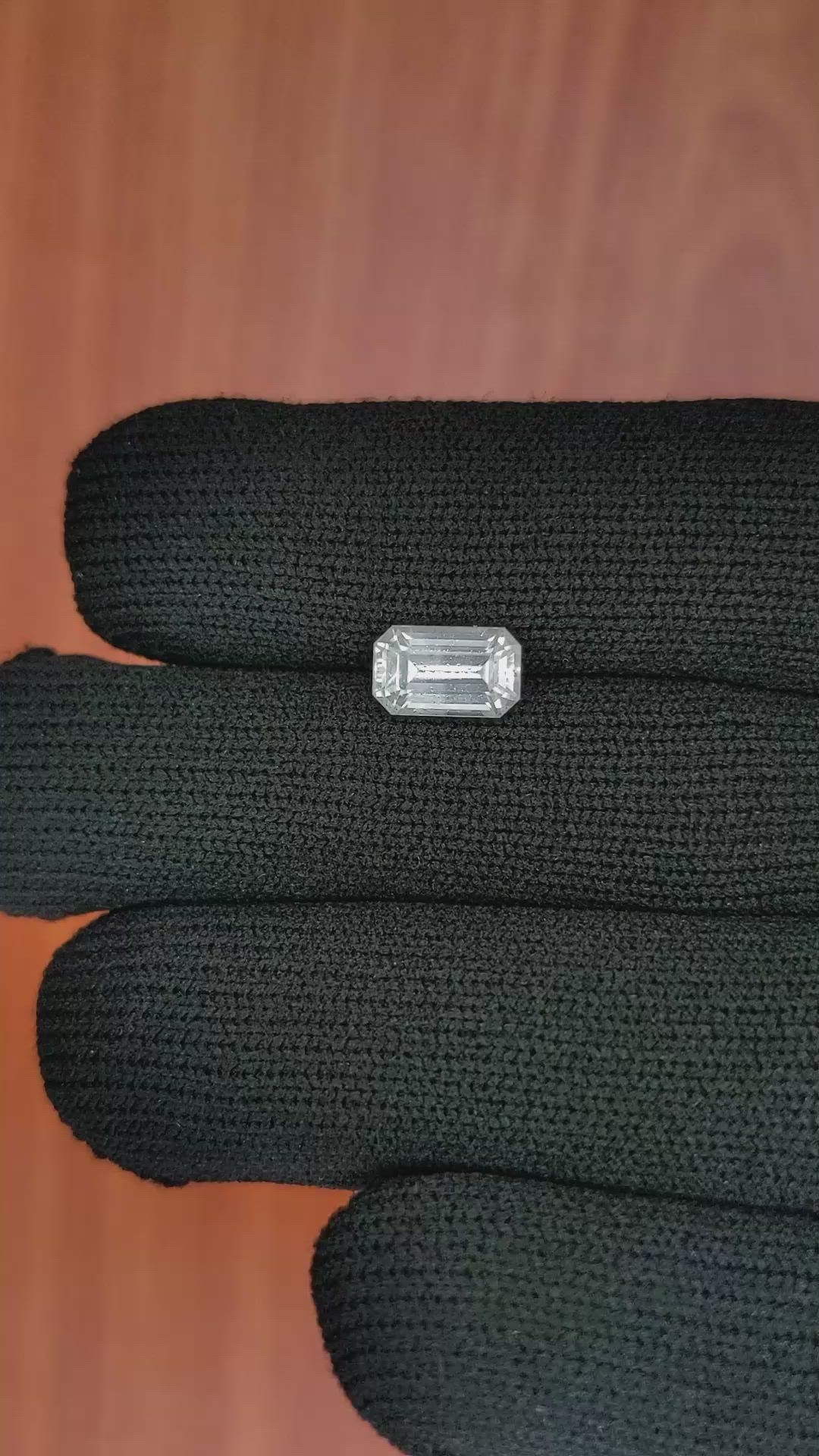 2.52 Ct. White Sapphire from Ceylon (Sri Lanka) Size Video