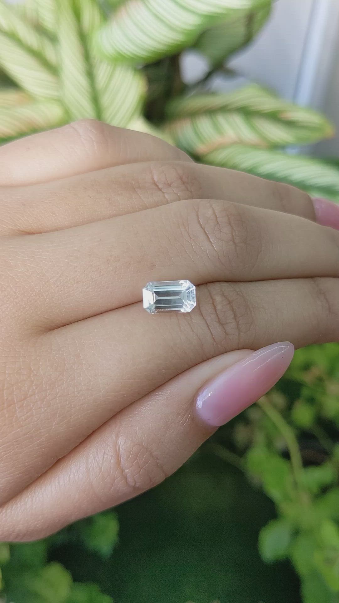 2.52 Ct. White Sapphire from Ceylon (Sri Lanka) Size Video