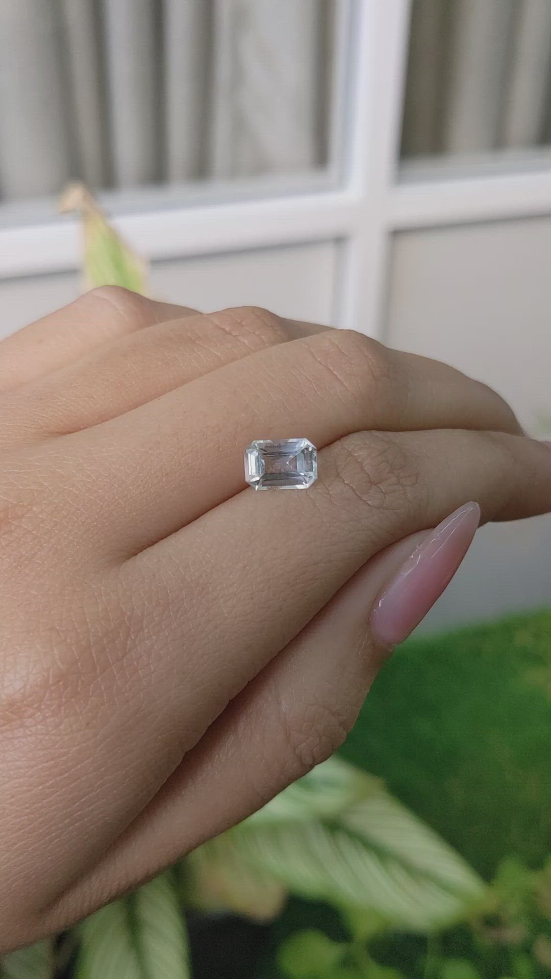 1.86 Ct. White Sapphire from Ceylon (Sri Lanka) Size Video