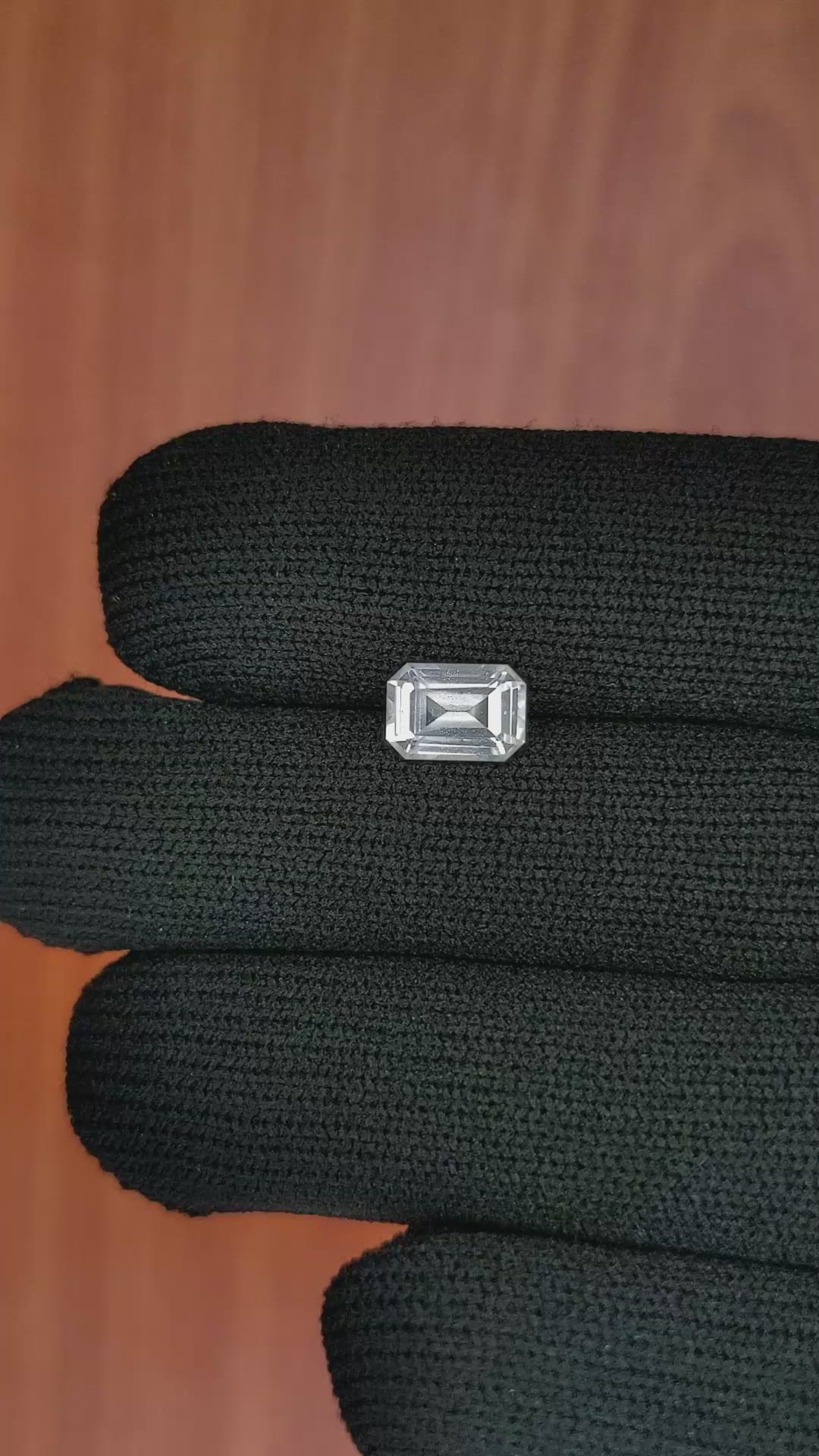 1.86 Ct. White Sapphire from Ceylon (Sri Lanka) Size Video