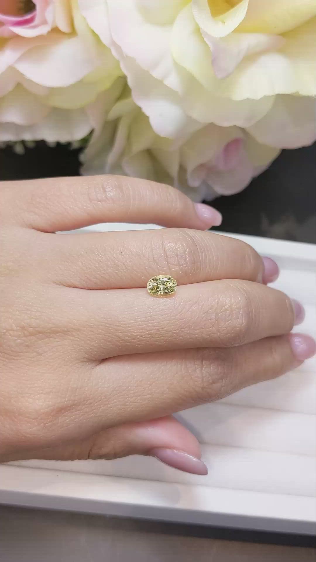 1.26 Ct. Yellow Sapphire from Ceylon (Sri Lanka) Size Video