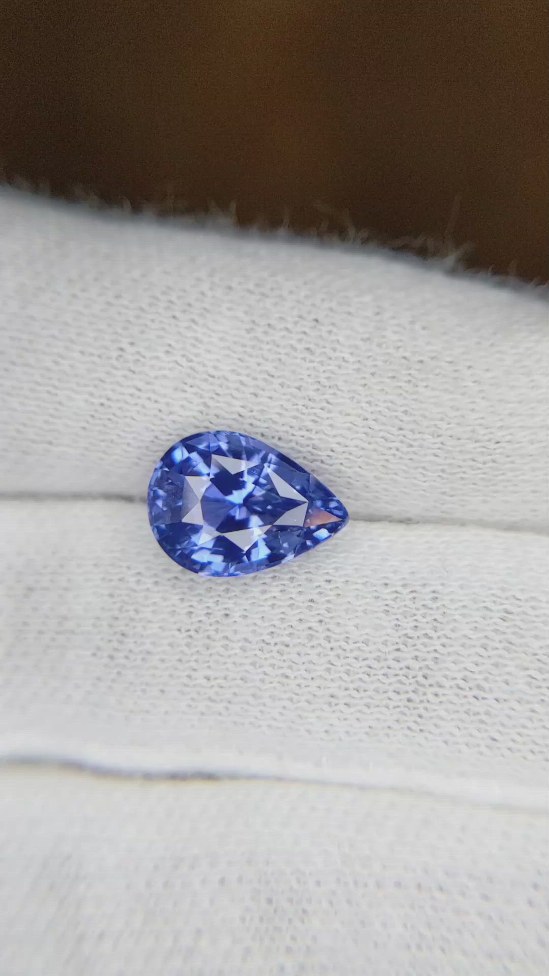 3.73 Ct. Blue Sapphire from Ceylon (Sri Lanka) Size Video