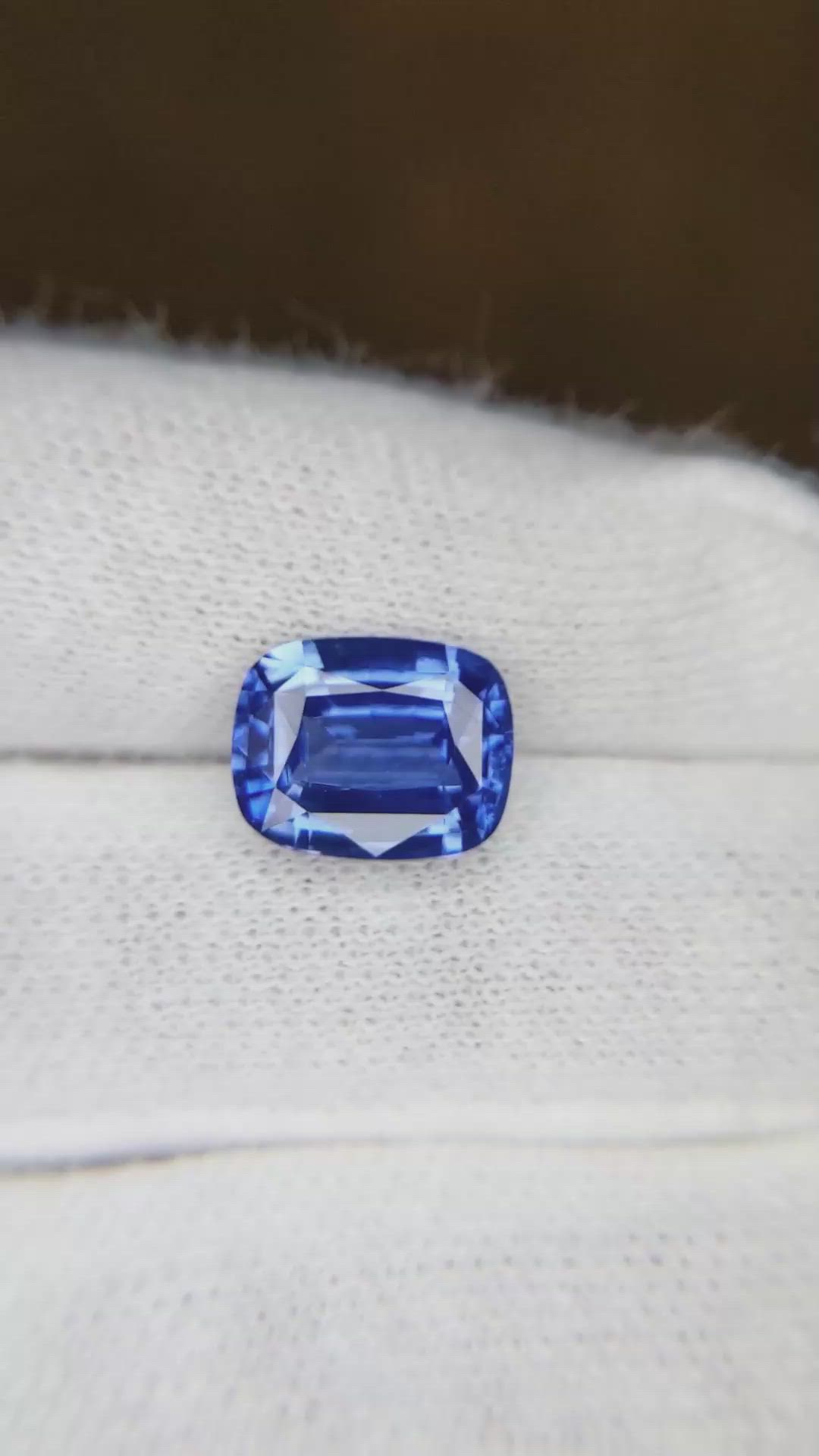 4.20 Ct. Blue Sapphire from Madagascar Size Video