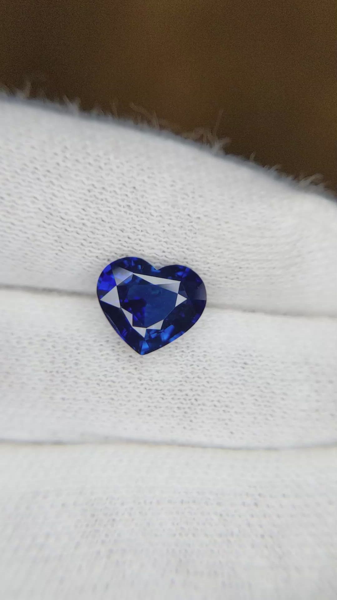 3.03 Ct. Blue Sapphire from Ceylon (Sri Lanka) Size Video
