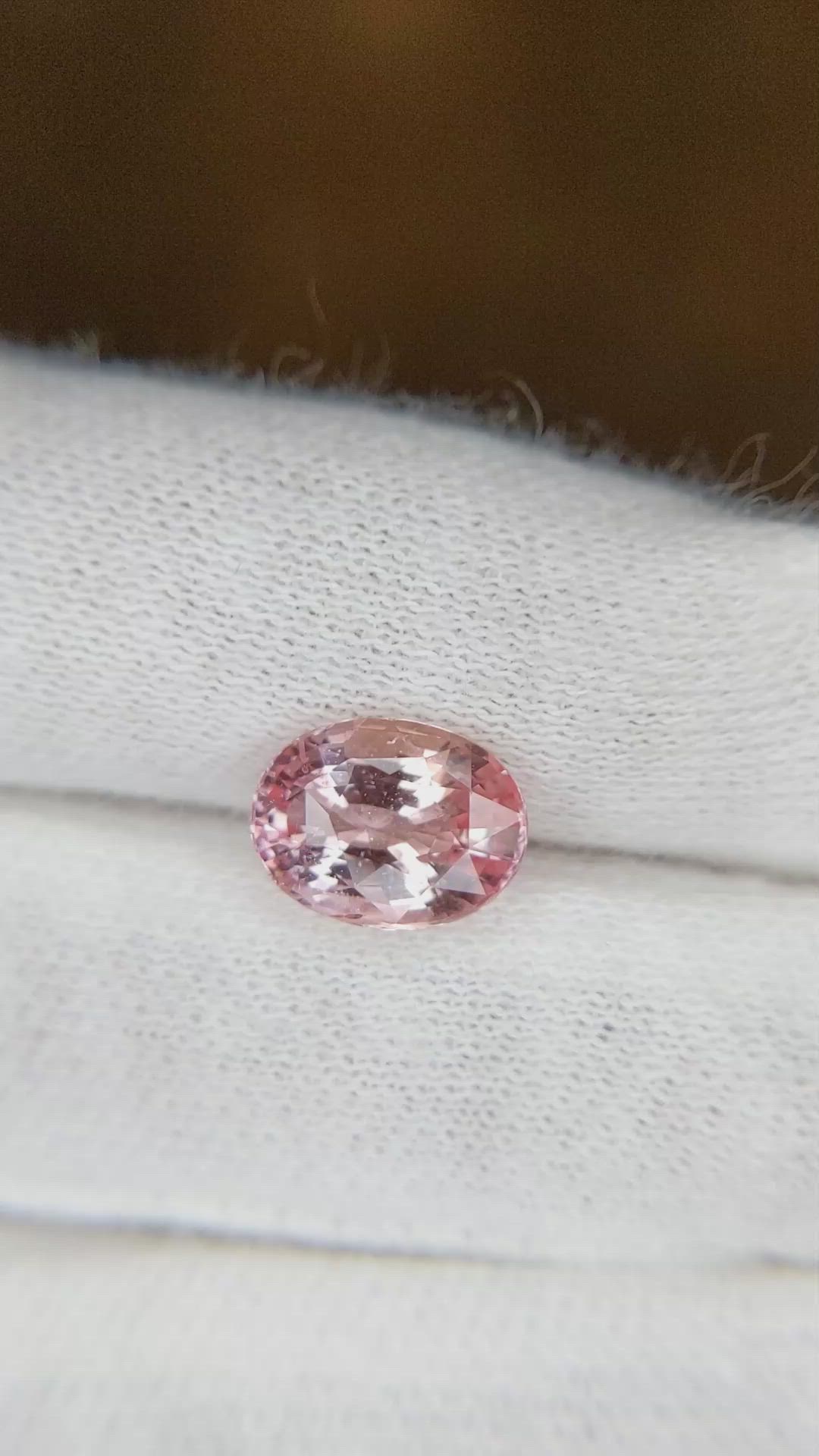3.34 Ct. Padparadscha Sapphire from Ceylon (Sri Lanka) Size Video
