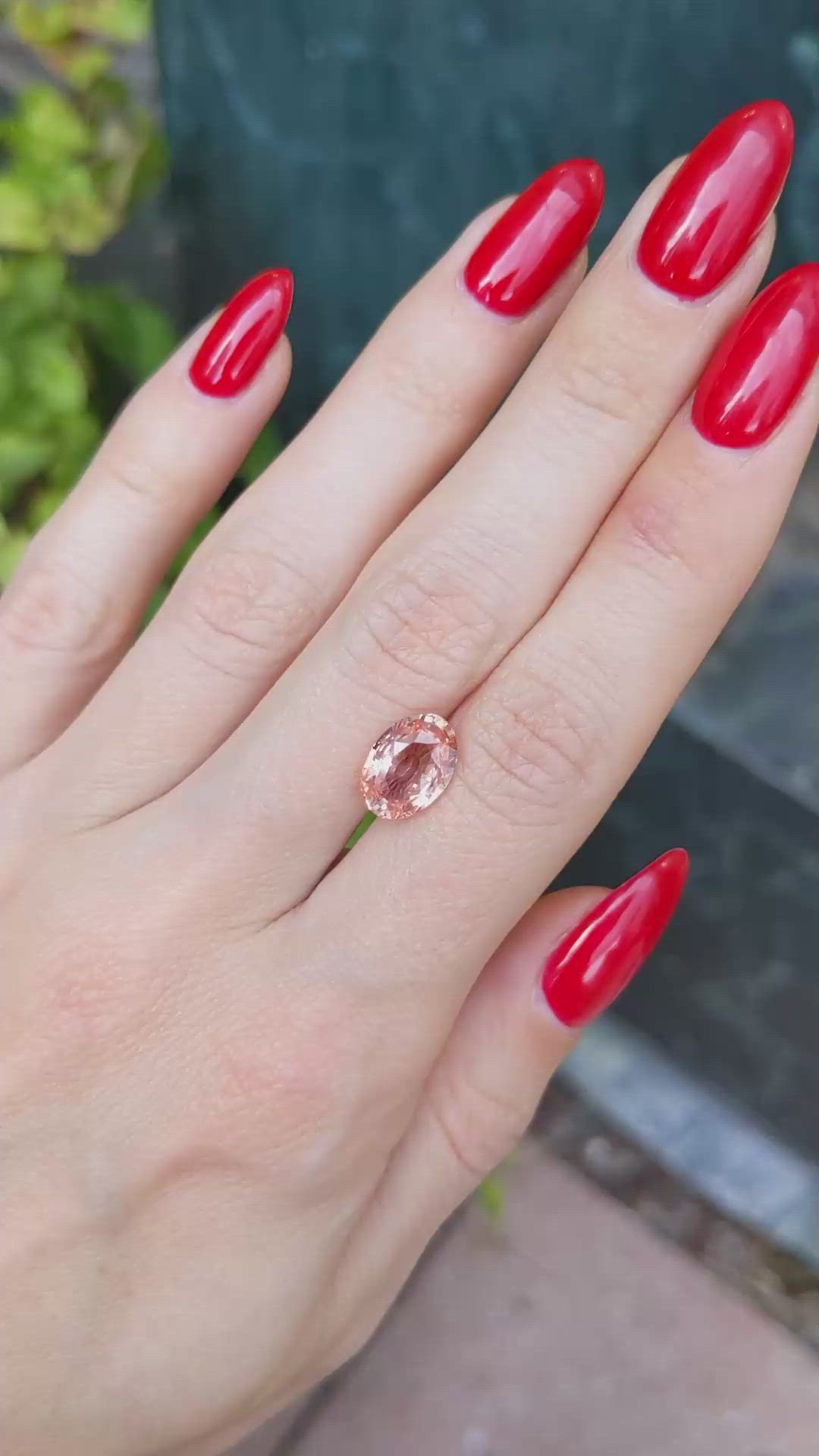 3.51 Ct. Padparadscha Sapphire from Ceylon (Sri Lanka) Size Video