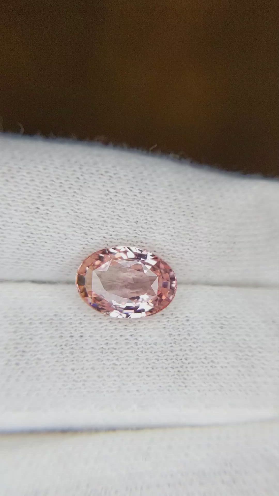 3.51 Ct. Padparadscha Sapphire from Ceylon (Sri Lanka) Size Video