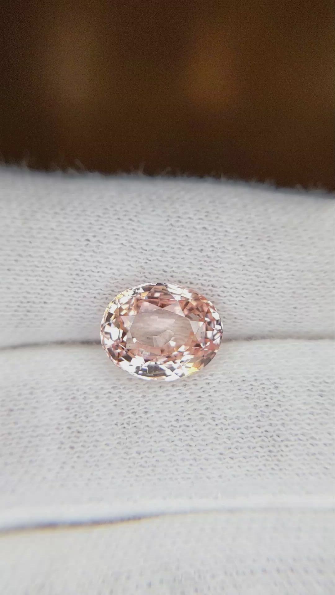 5.03 Ct. Padparadscha Sapphire from Ceylon (Sri Lanka) Size Video