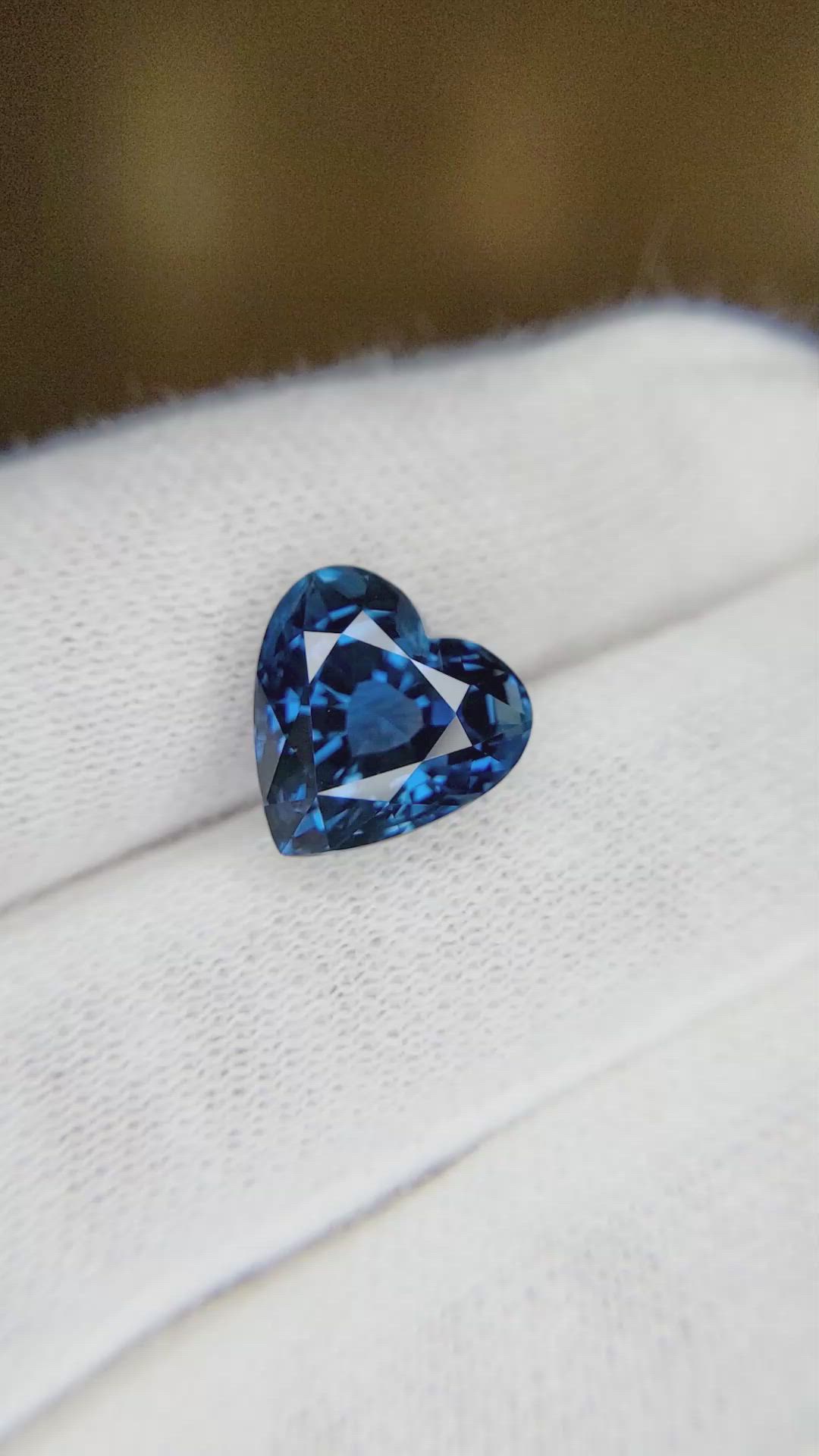 6.30 Ct. Blue Sapphire from Ceylon (Sri Lanka) Size Video