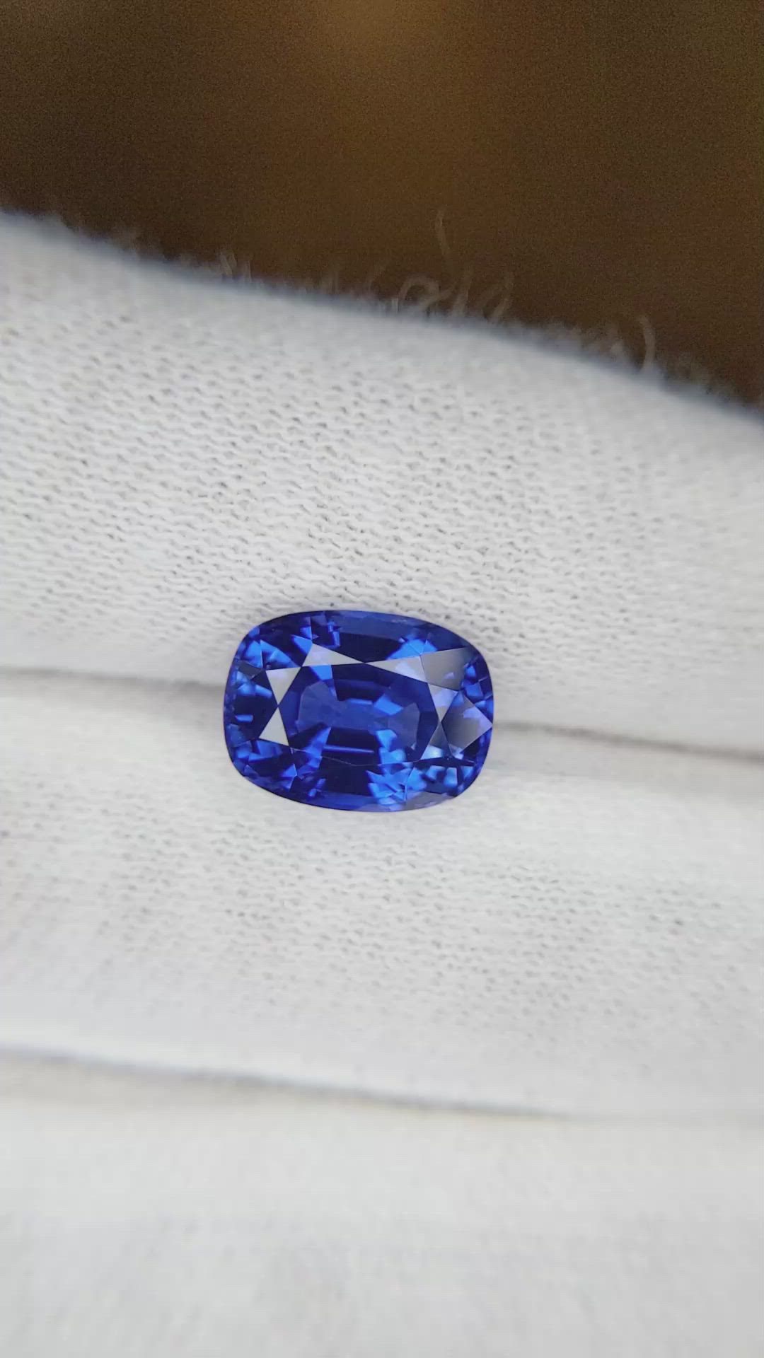 4.48 Ct. Blue Sapphire from Ceylon (Sri Lanka) Size Video