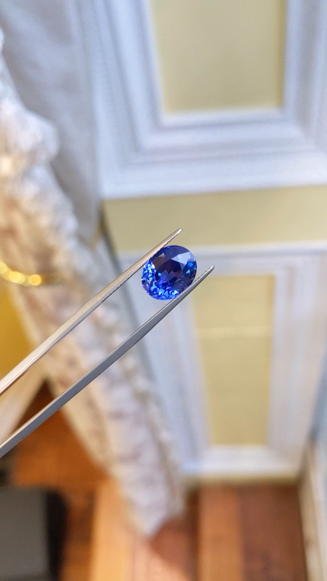 5.66 Ct. Blue Sapphire from Ceylon (Sri Lanka) Size Video