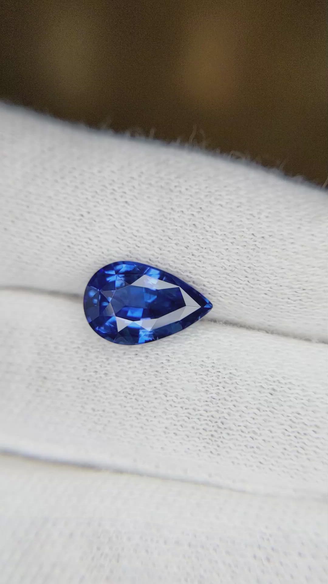 3.52 Ct. Blue Sapphire from Ceylon (Sri Lanka) Size Video