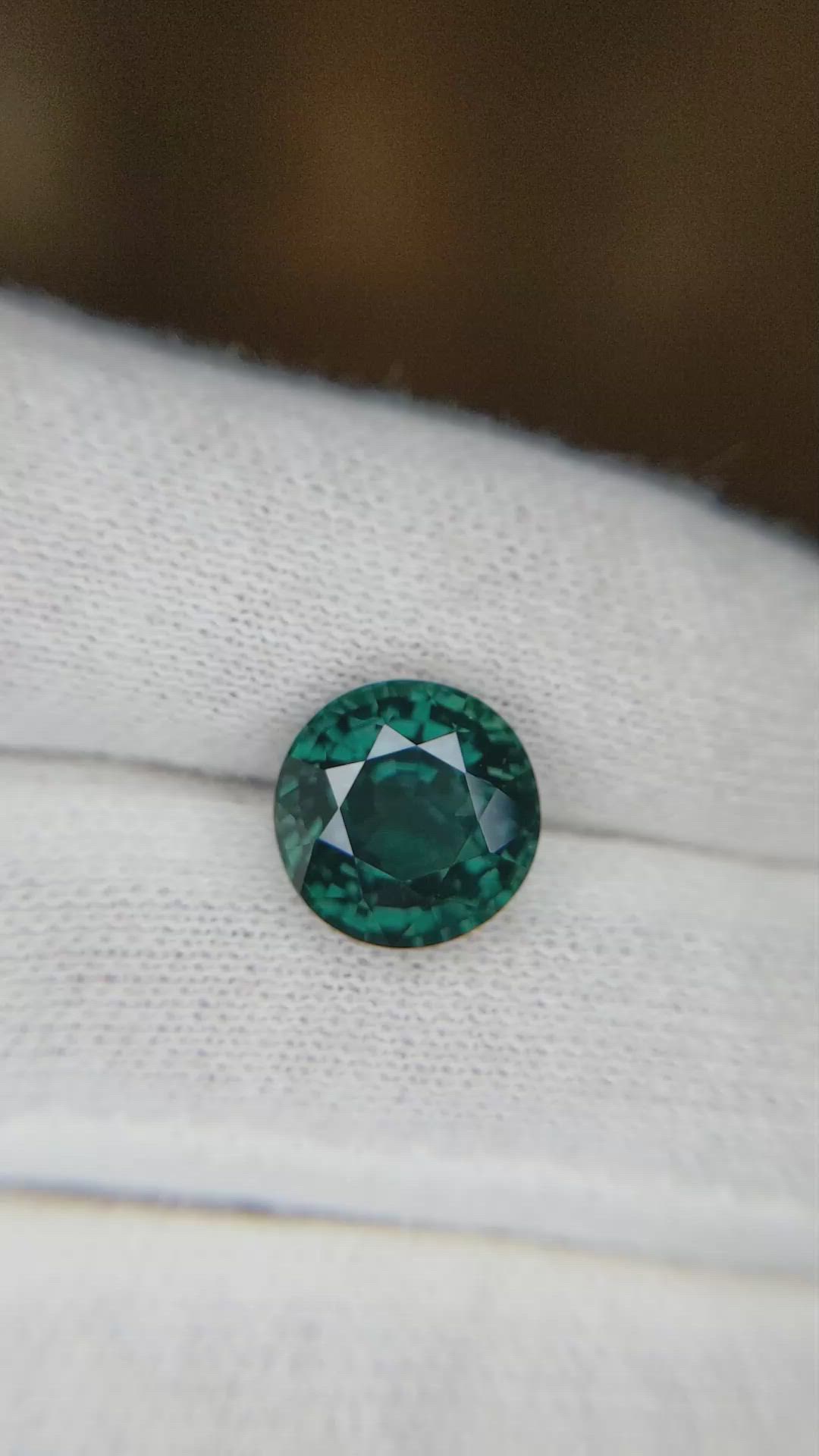 5.00 Ct. Greenish Blue Sapphire from Ceylon (Sri Lanka) Size Video