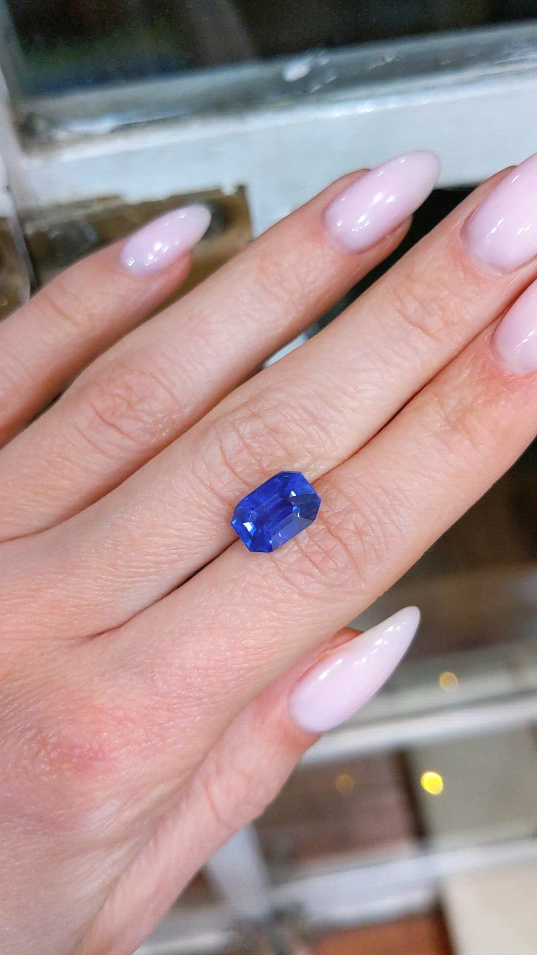 5.01 Ct. Blue Sapphire from Ceylon (Sri Lanka) Size Video